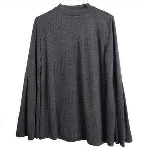 Lumie NWT chic charcoal gray bell Sleeve flowy Top size medium